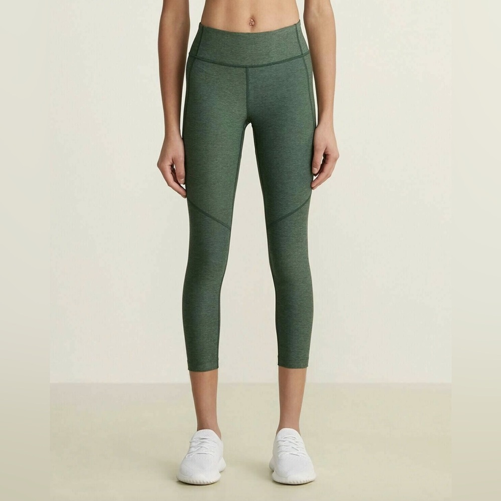 Outdoor Voices Hunter Green 3/4 Warmup Cropped Leggings Medium
